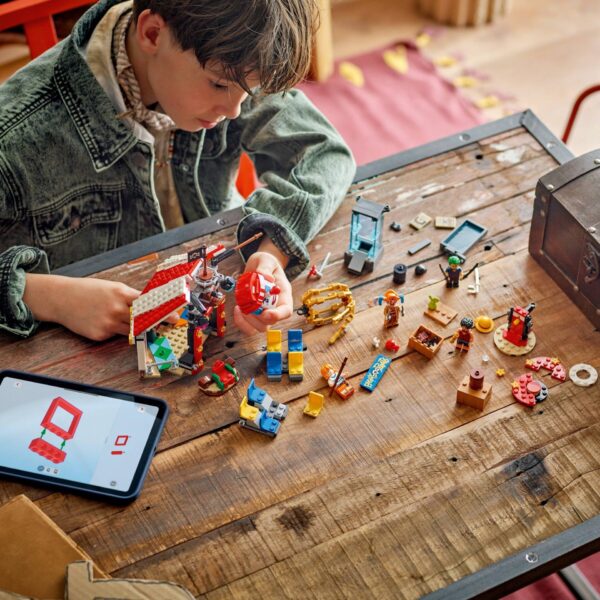 75637_lifestyle_build_crop_en-gb LEGO One Piece - Cortul de circ al clovnului Buggy 75637, 573 piese