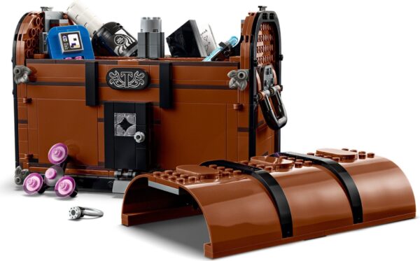 76785_web_sec06_nobg_en-gb LEGO Wednesday - Apartamentul lui Mână 76785, 828 piese