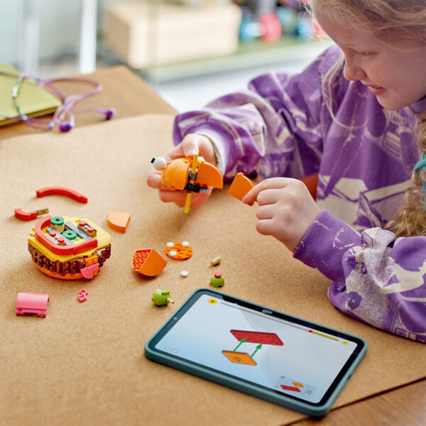 77070-lego-fortnite-2 LEGO FORTNITE - Durrr Burger 77070, 193 piese