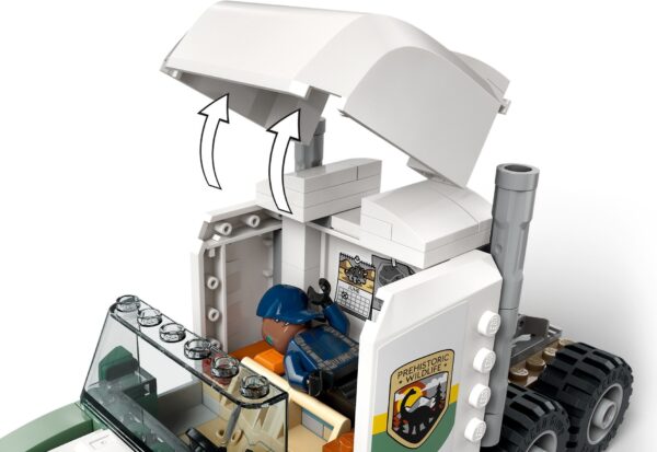 LEGO® Jurassic World 76966 - Misiunea ”Dinozaur”: Camion de transport pentru un Allosaurus