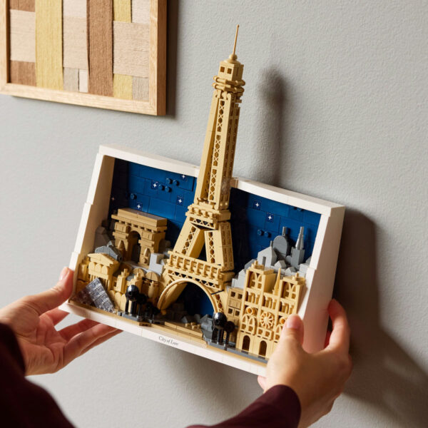 LEGO Architecture - Oraşul iubirii 21064, 958 piese