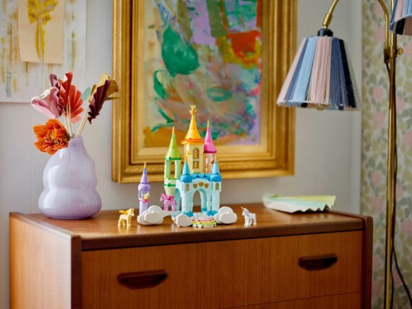 31175_lifestyle_envr_a_en-gb Lego Creator 31175 - Castel cu unicorni