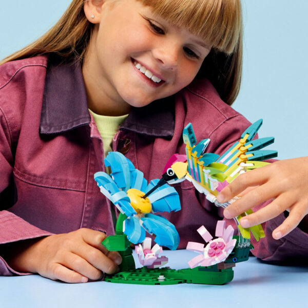LEGO Creator - Animale sălbatice: Colibri colorat 31384, 312 piese