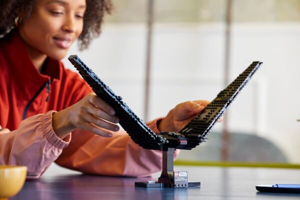 Lego Star Wars 75406 - Naveta de comanda a lui Kylo Ren