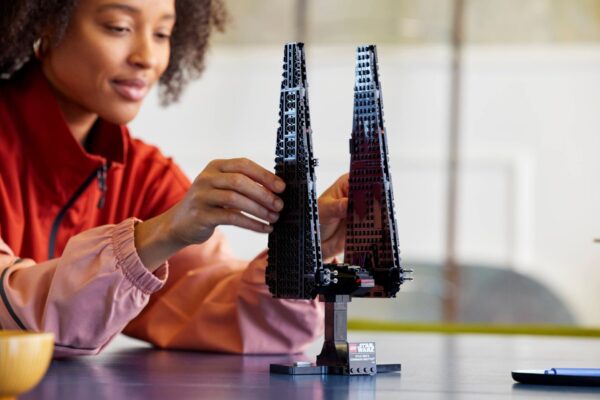 Lego Star Wars 75406 - Naveta de comanda a lui Kylo Ren