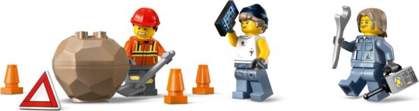 LEGO® City 60467 - Camion de remorcare si recuperare cu macara