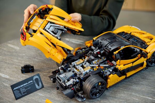 LEGO® Technic - McLaren P1™ 42172, 3893 piese