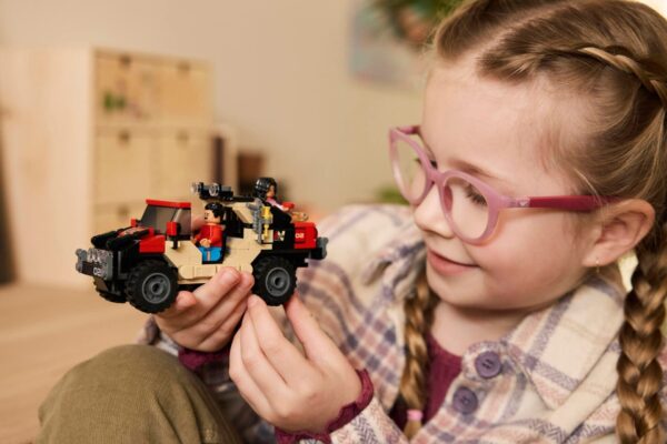 LEGO® Jurassic World - Evadare off-road din calea unui Velociraptor 76972, 285 piese