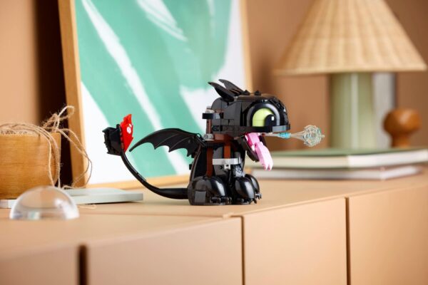 Lego Icons 10375 - Cum sa îti dresezi dragonul: Toothless, 784 piese