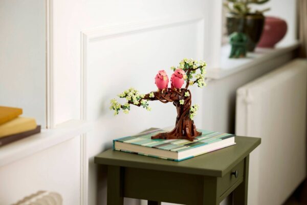 Lego Ideas 21365 - Pasarele indragostite, 750 piese