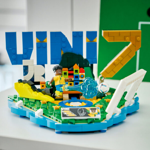 LEGO Editions - Vini Jr. – Momente importante din fotbal 43027, 510 piese