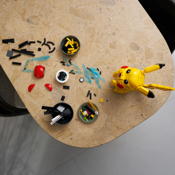 LEGO Pokemon - Pikachu și Poké Ball 72152, 2050 piese