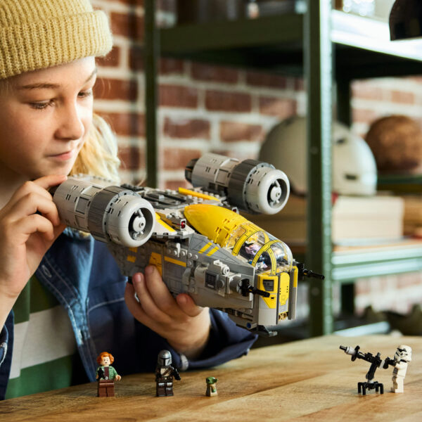 LEGO Star Wars - Razor Crest 75447, 930 piese