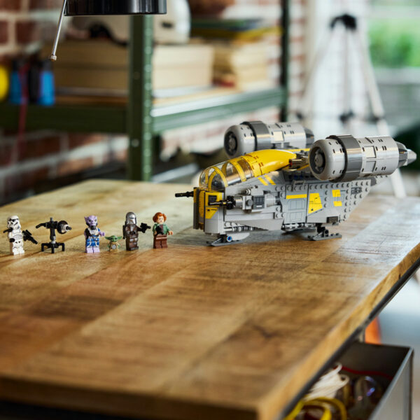 LEGO Star Wars - Razor Crest 75447, 930 piese