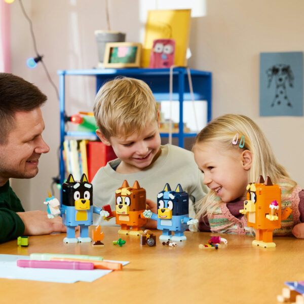 LEGO Bluey - Familia lui Blue din cărămizi 11217, 466 piese