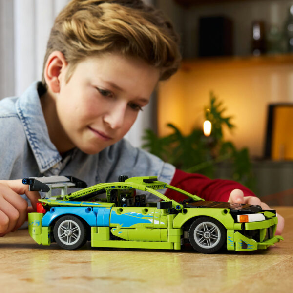LEGO Technic - Mașina Mitsubishi Eclipse din Fast and Furious 42229, 827 piese