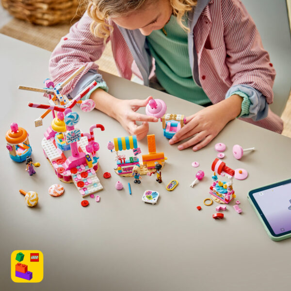 LEGO Friends - Roată Ferris cu bomboane și brioșe 42700, 602 piese