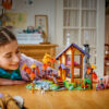 LEGO Friends - Cabană primitoare în pădure toamna 42705, 1229 piese