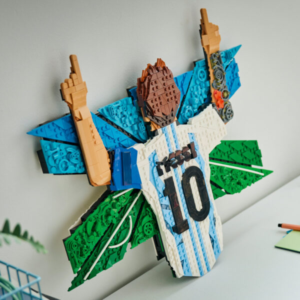 LEGO Editions - Lionel Messi – Sărbătorire 43018, 1427 piese