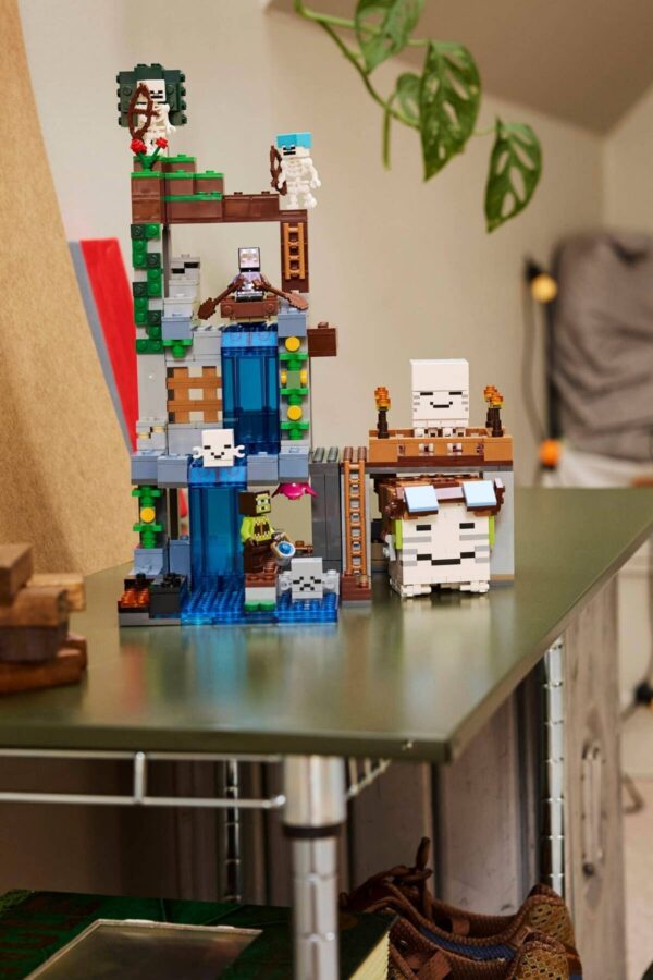 21597_Lifestyle_Cons_3 Lego Minecraft 21597 - Stație de mobi Ghast, 754 piese