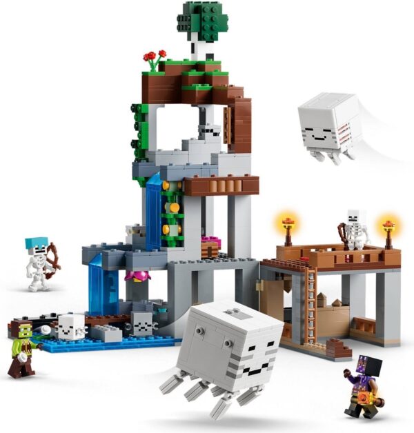 21597_WEB_SEC02_NOBG Lego Minecraft 21597 - Stație de mobi Ghast, 754 piese