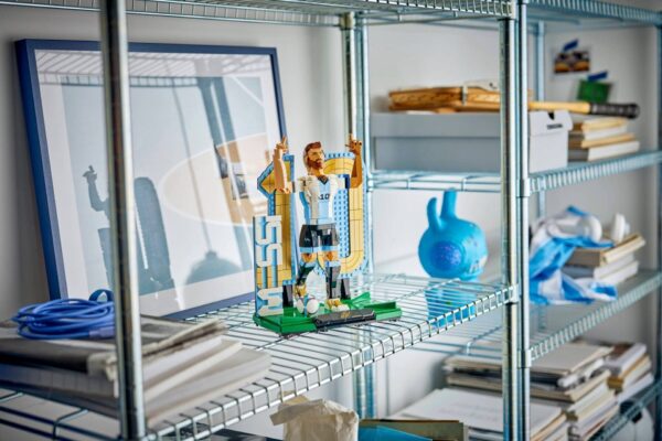 LEGO® Editions - Lionel Messi – Legenda a fotbalului 43015, 958 piese