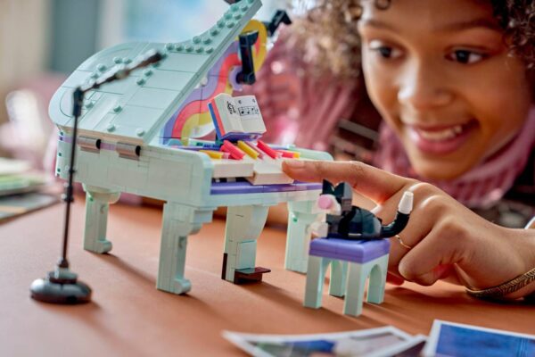LEGO® Creator 31392 - Pian decorativ cu o pisica (3 in 1)