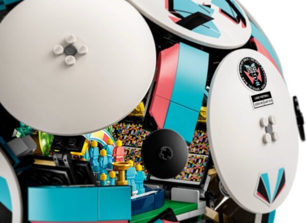 LEGO® Editions - Minge de fotbal 43019, 1498 piese