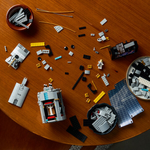 11382-lego-4 LEGO Icons (Creator Expert) - Telescopul spațial Hubble 11382, 1252 piese