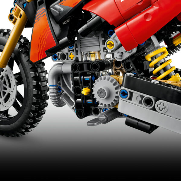 LEGO Technic - Motocicleta Ducati Desmo450 MX, versiunea de uzină 42238, 457 piese