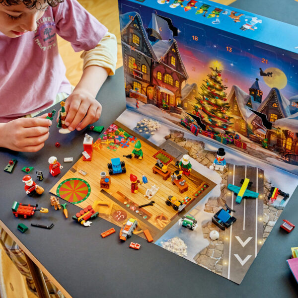 LEGO City - LEGO City Calendar de advent 2026 60510, 252 piese