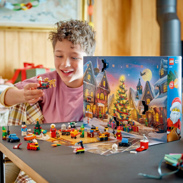 LEGO City - LEGO City Calendar de advent 2026 60510, 252 piese