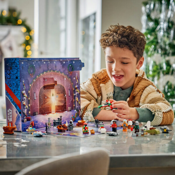 LEGO Star Wars - LEGO Star Wars Calendar de advent 2026 75456, 293 piese